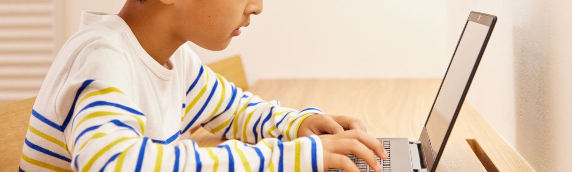 Child online activity data - hero
