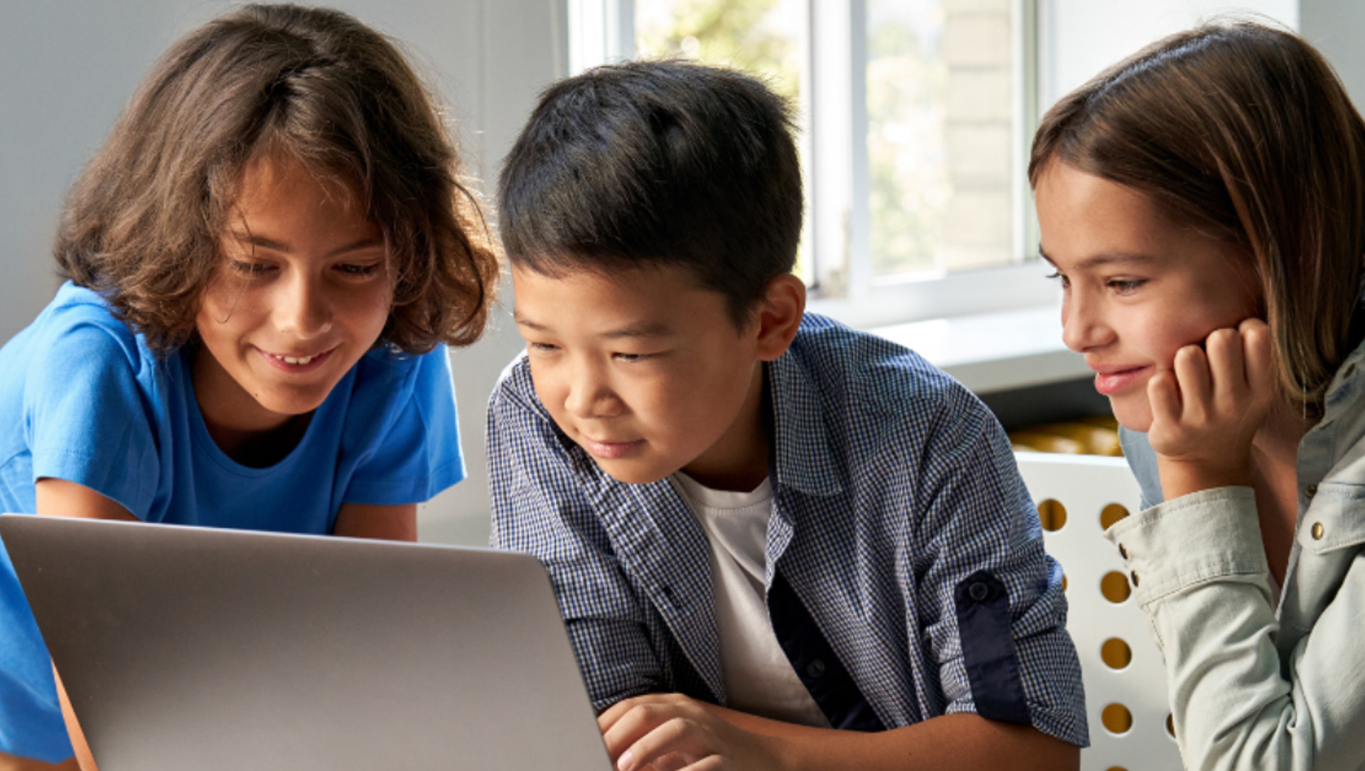 children on laptop Social