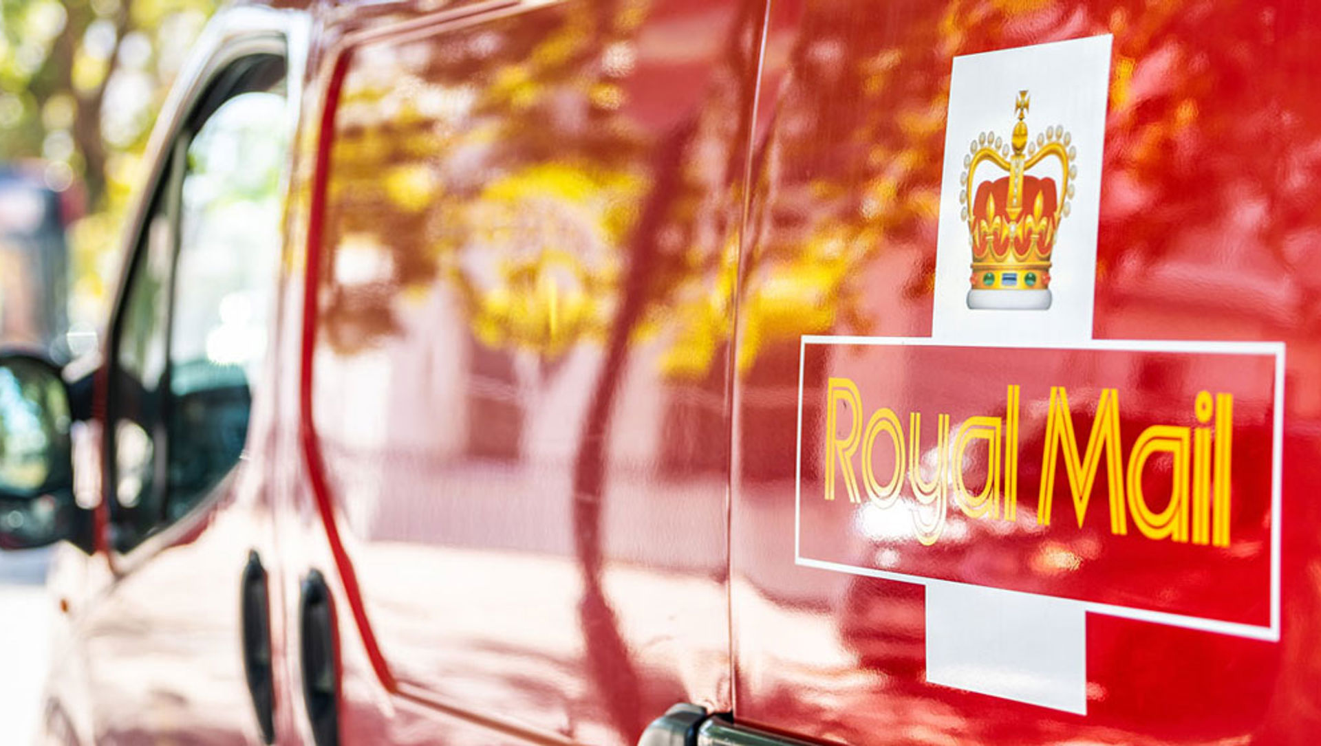 Royal-Mail-van-sunshine-1336x560