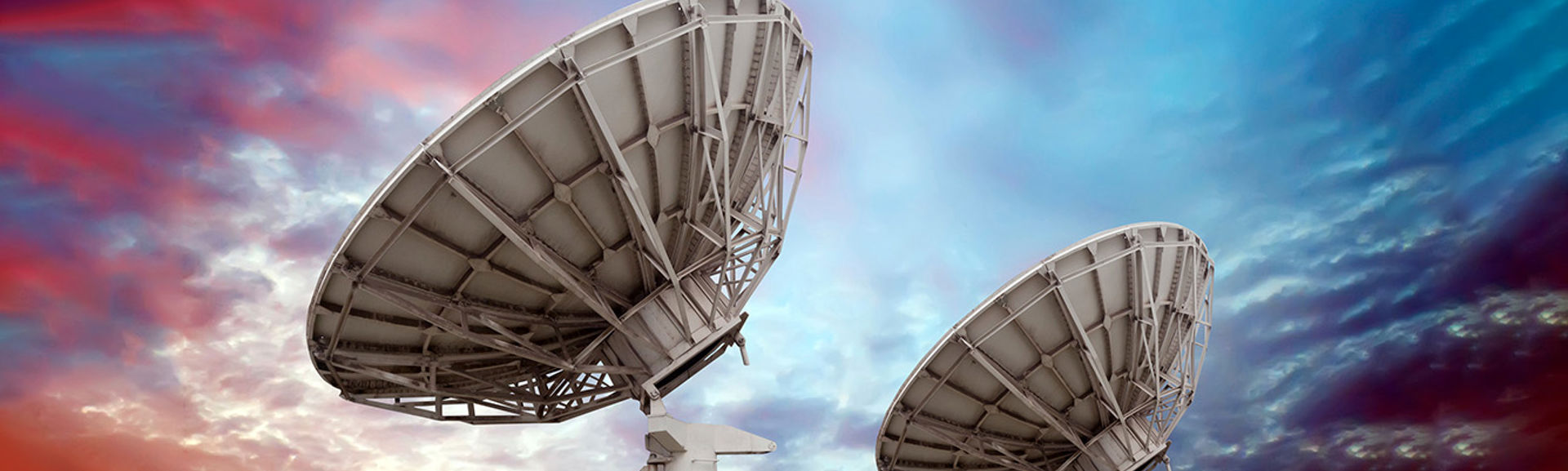 Satellite earth stations
