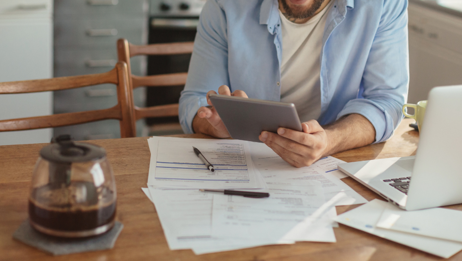 10 ways to cut phone and internet bills - HERO